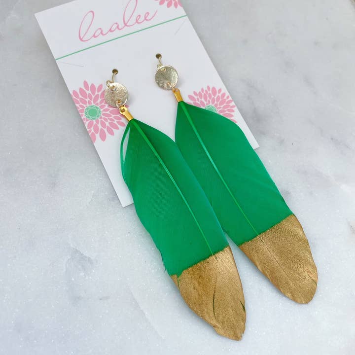 Laalee Jewelry - Vente Boucles d'oreilles pendantes - Boucles d'oreilles en plumes vertes, bijoux en plumes de Mardi Gras1