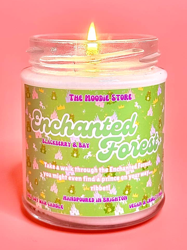 Enchanted Forest - Bougie de soja parfumée à la mûre et à la baie pour la vente par The Moodie Store