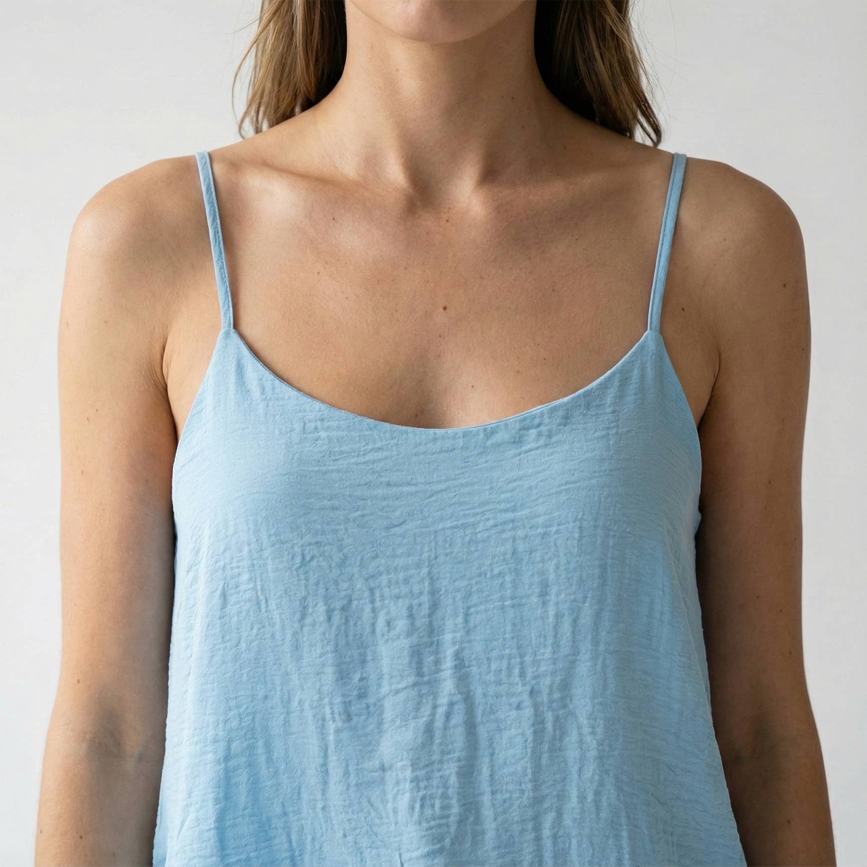 L'Emotion – Tops – Mulher por atacado – Top Cropped com Decote Redondo e Alças Finas Ajustáveis11