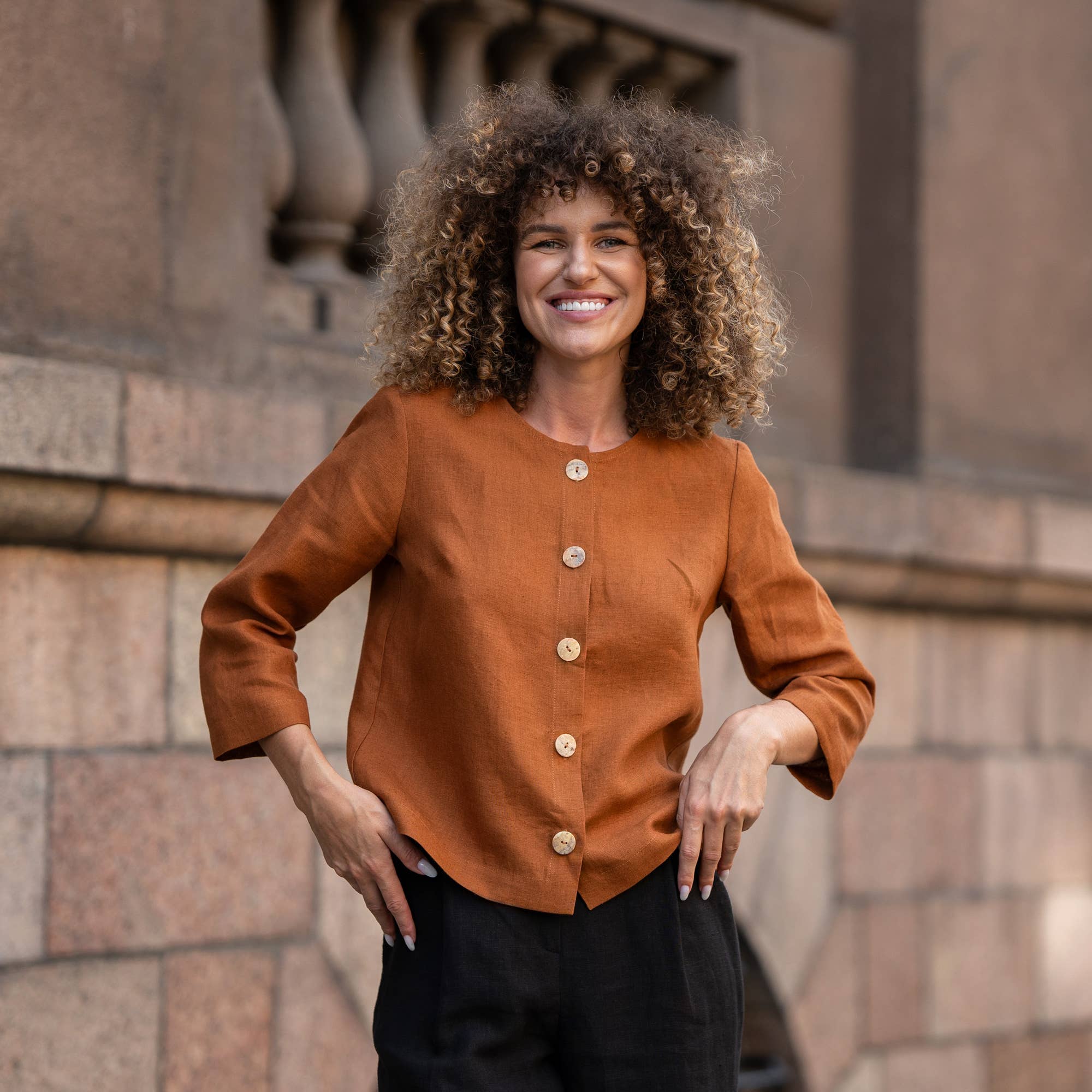 menique - Vendita all'ingrosso Giacca - Donna - Giacca da donna in lino con bottoni Alice - Blazer in lino nero2