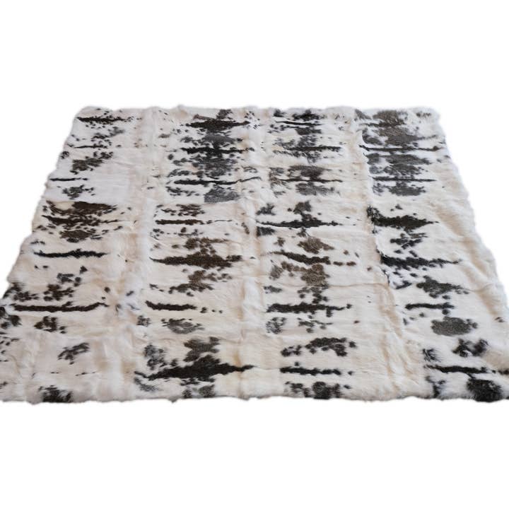 HomeRoots - Wholesale Throw Blanket - 50" X 60" Brown And White Rabbit Fur Plush Throw Blanket3