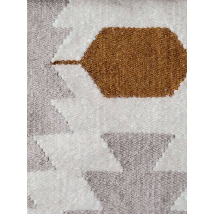 Mumo Toronto Inc - Wholesale Area Rug - Taupe Diamonds Handwoven Kilim Rug
