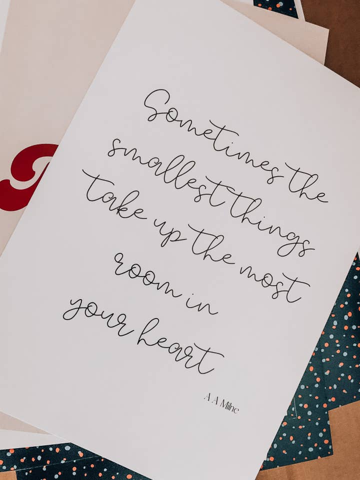 Impression artistique en forme de cœur sur les plus petites choses pour la vente par Dottie Wombat