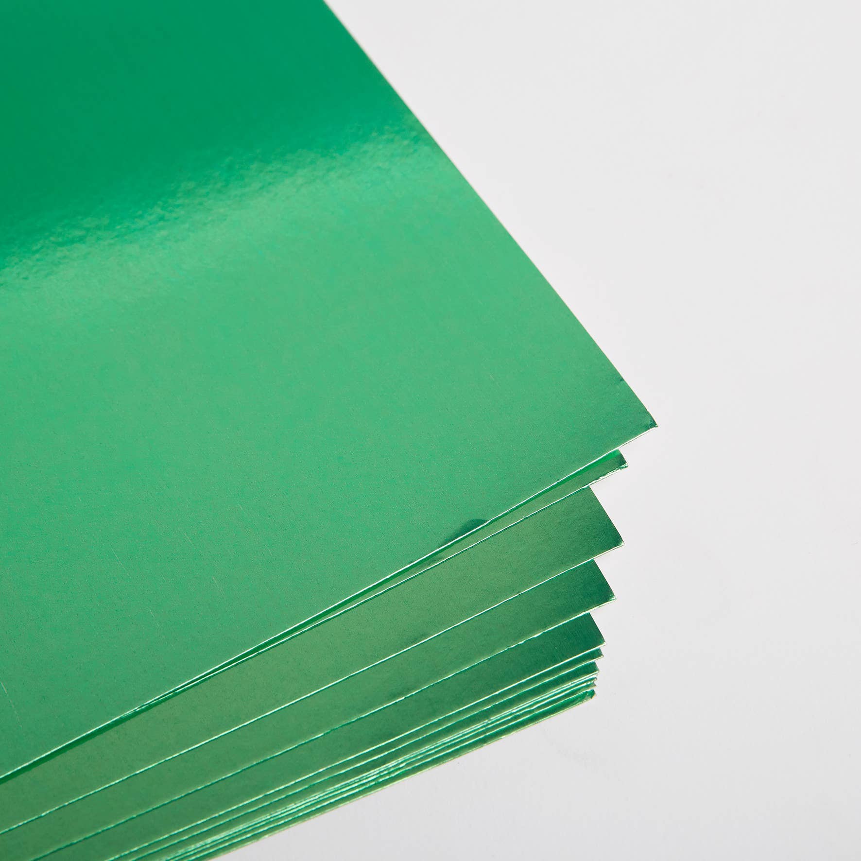 West Design Products UK – wholesale Craft supplies – Stephens Board Metallic Foil 220gsm, Green, 508 x 635mm1