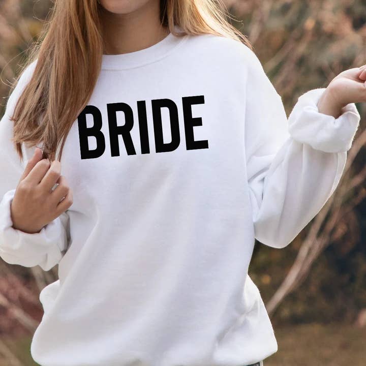 Suéteres Bride's Bitches para damas de honor, sudaderas de novia para venta al por mayor de GiftsbyPR