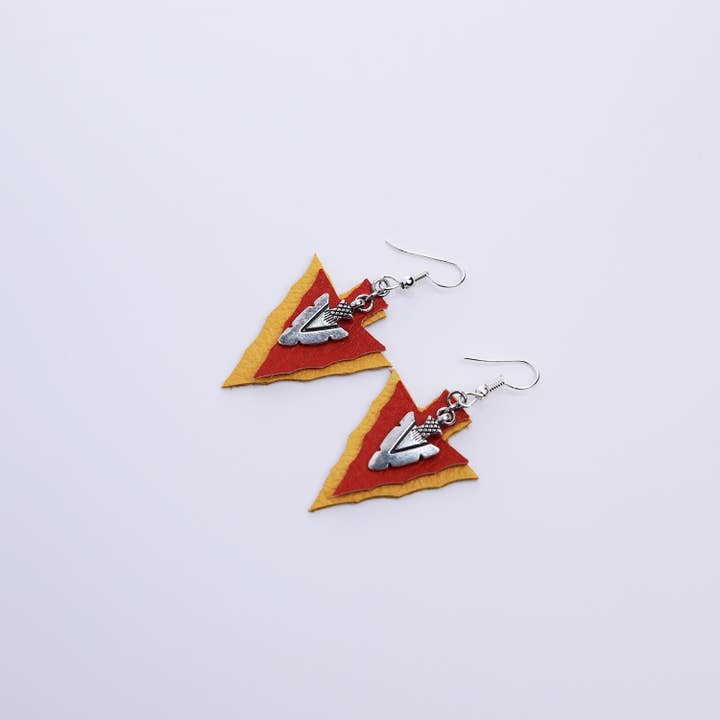FH&L Creations - Vente Boucles d'oreilles pendantes - Pointes de flèches rouges et jaunes KC1