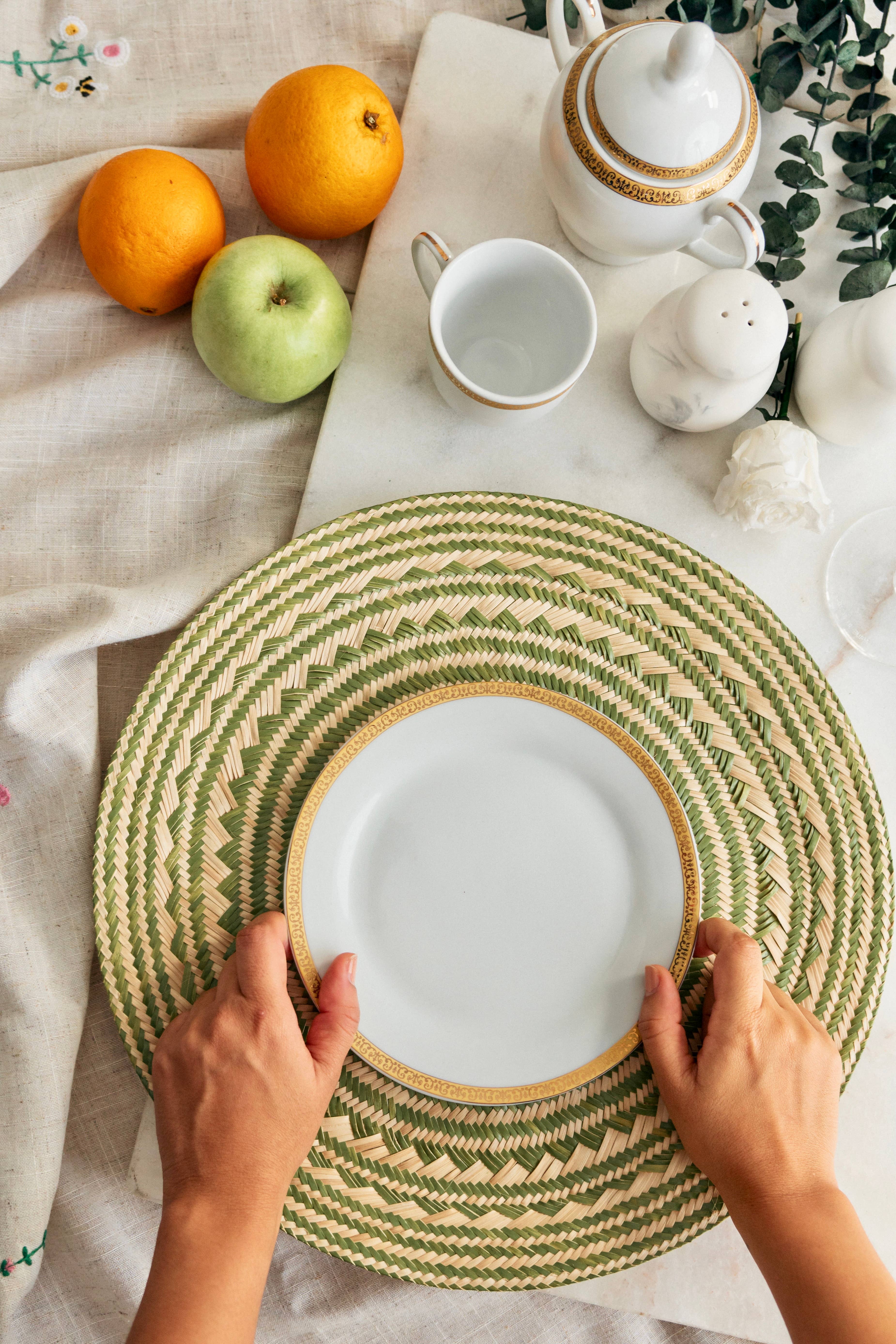 Magnolia Casual - Wholesale Placemat - Placemats - Woven Palm (Set of 4) - Sphere Green1