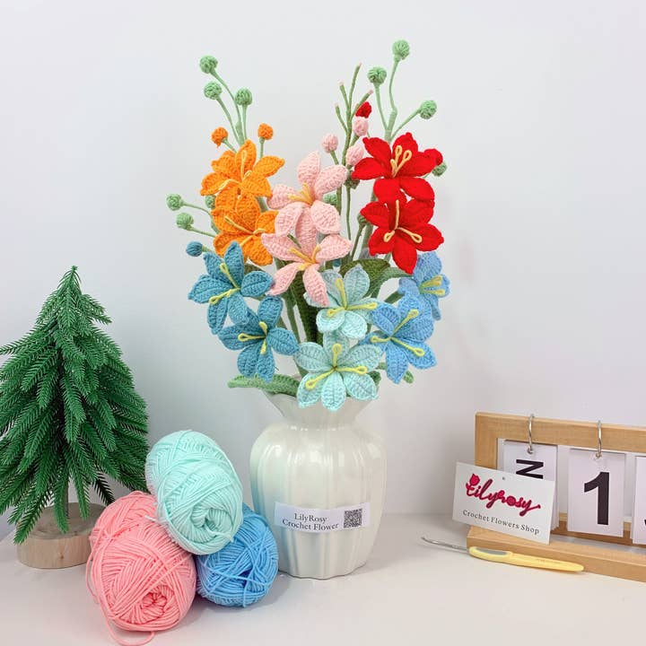 Fleur au crochet, Crocosmia, Cadeaux faits main, décoration intérieure pour la vente par Lilyrosy(Duty free)