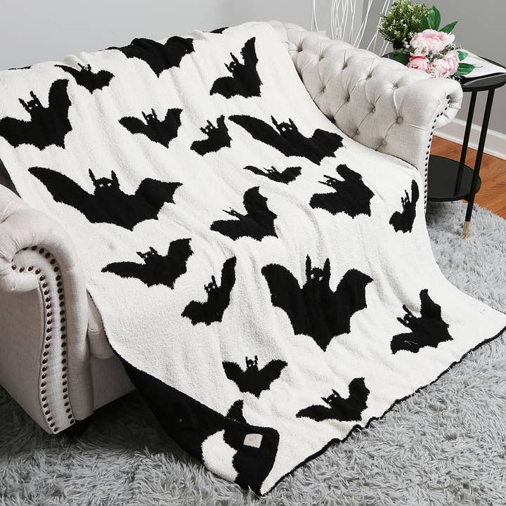 Sensibling Corp. - Wholesale Throw blanket - Halloween Bat Patterned Reversible Throw Blanket2