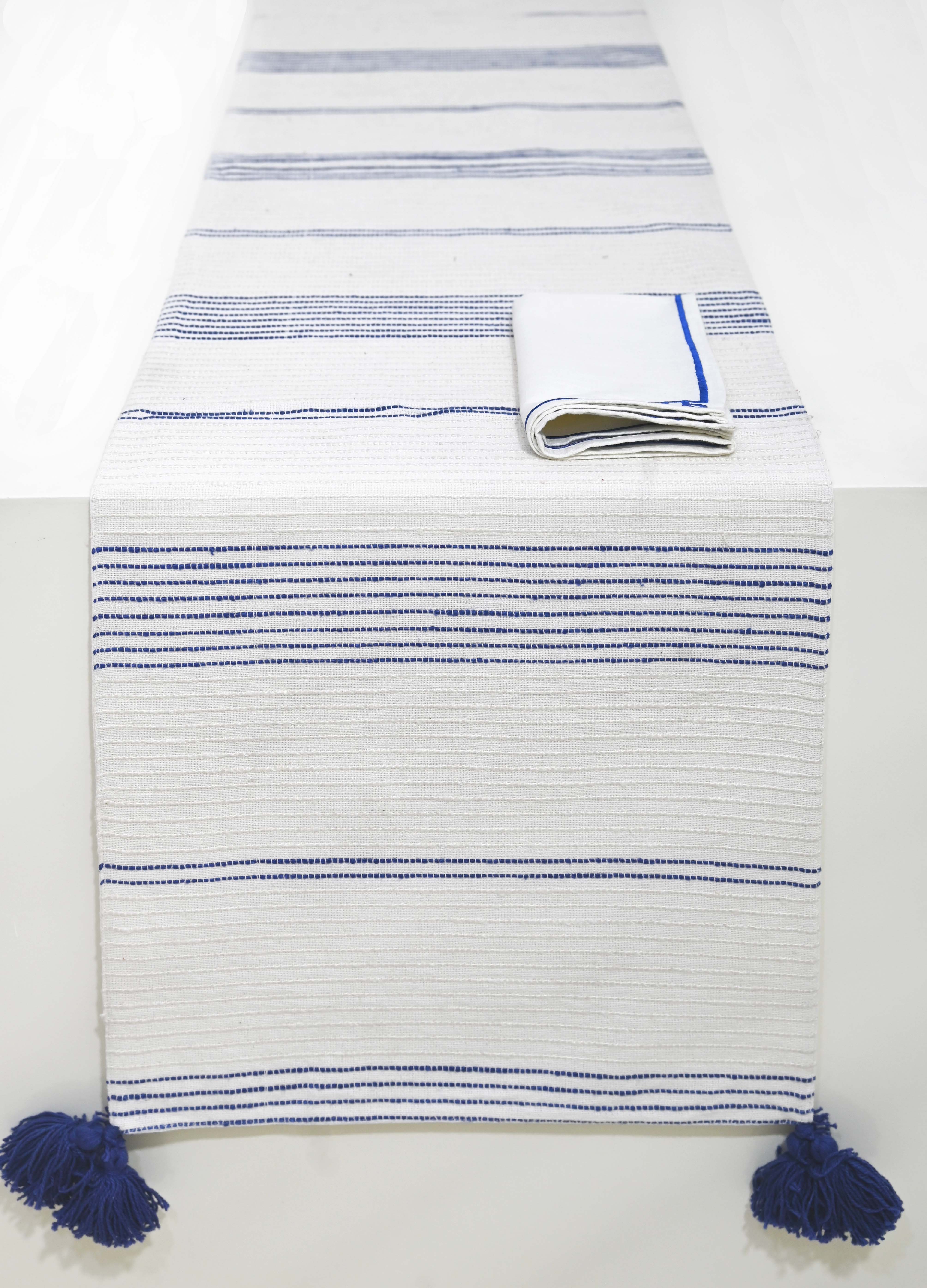 Vibhsa - Wholesale Dinner & Cloth Napkin - Cotton Napkins set of 4 for Dining Table Embroidered 20"x20"2