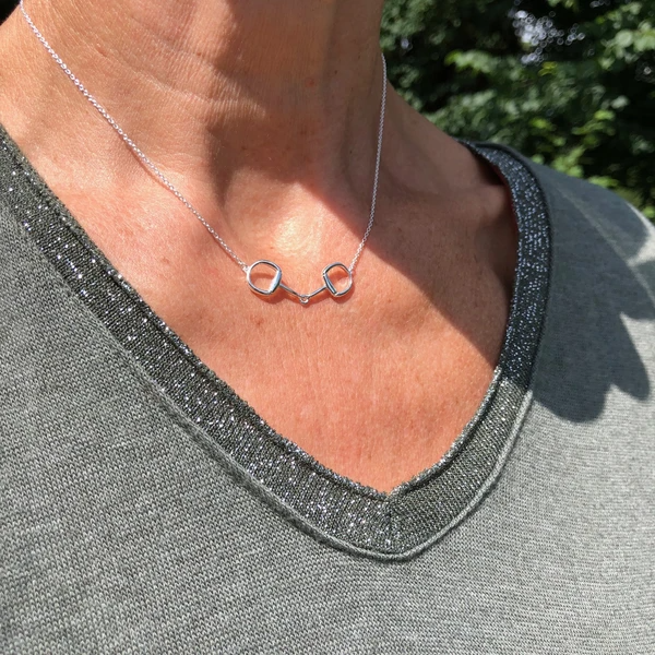 REEVES & REEVES – wholesale Pendant/charm necklace – Solo Snaffle Necklace1