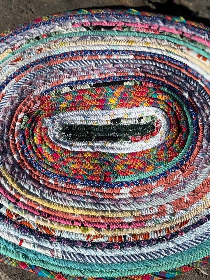 Tapis d'accent fait main Fiesta pour la vente par Sow's Ear