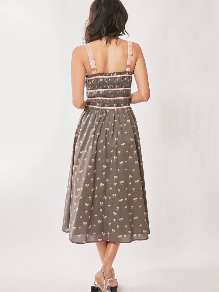 Davi & Dani - Vente Robe – femme - ROBE MIDI EN VELOURS À SMOCKING AVEC PLUS DE CONTRASTE13