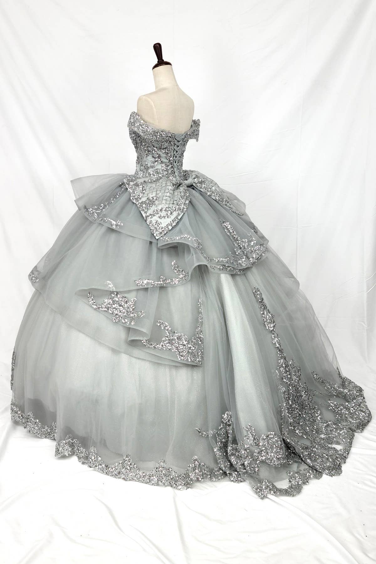 Chicas - Wholesale Dress - Women's - Multilayered Quince Dress With Bow and Sequins CHF30635