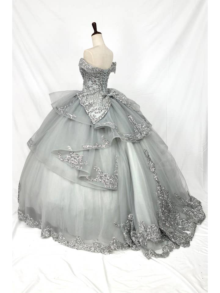 Chicas - Wholesale Dress - Women's - Multilayered Quince Dress With Bow and Sequins CHF30635