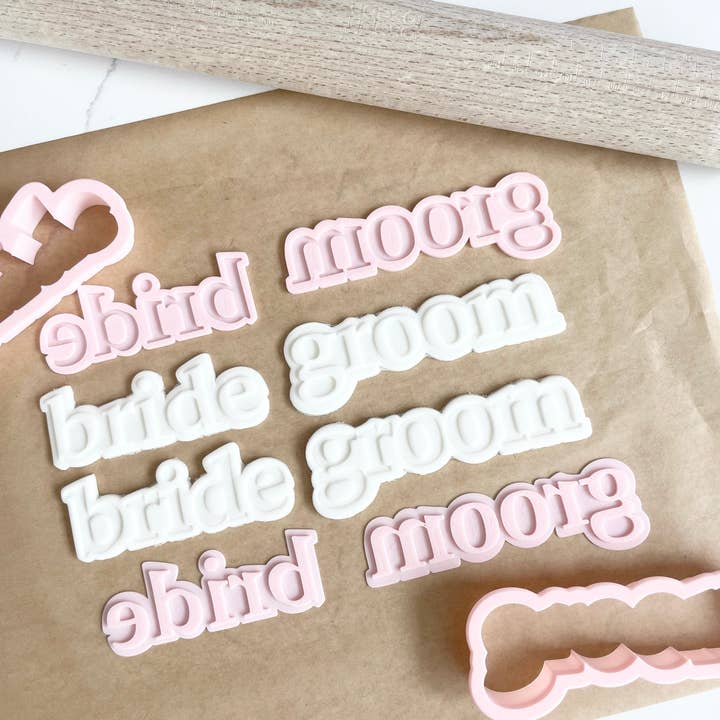 Ensemble d'embosseuses ou de découpeuses et emporte-pièces pour la mariée et le marié pour la vente par Maison’s Custom Cutters