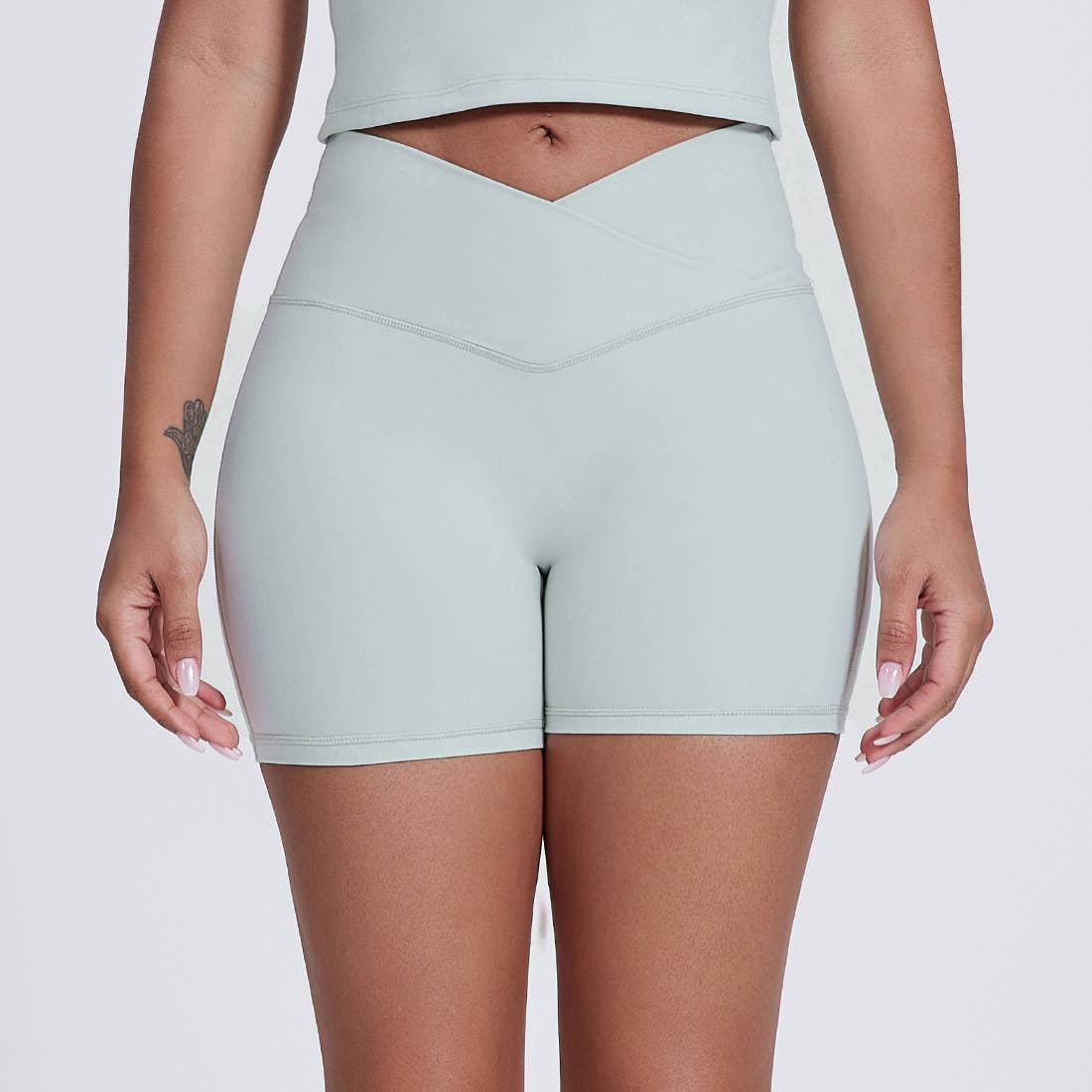 Sodalemon – Großhandel Sport-Shorts – Damen – Damen V-Cross Po-liftende Sport-Yoga-Shorts3