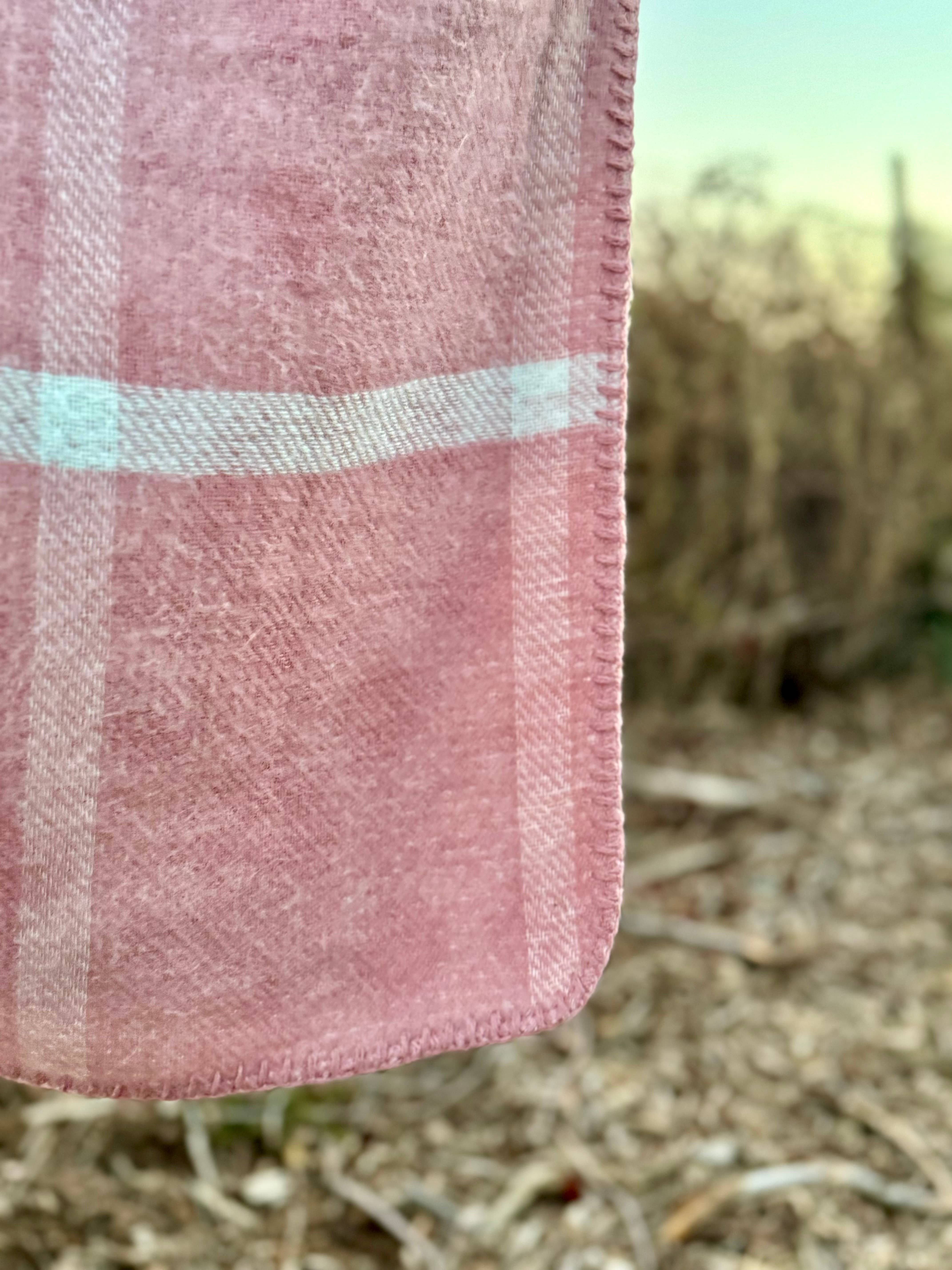 Justin & Taylor - Wholesale Kimono - Women's - The Wild Card | Leopard Print and Lined Double-Sided Kimono4