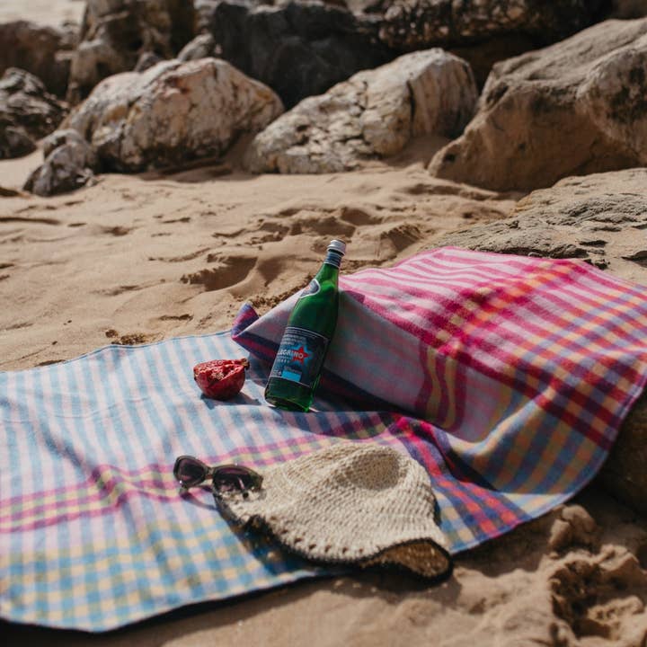 TBCo - Wholesale Picnic Blanket - Recycled Wool Small Picnic Blanket in Pink Micro Gingham3