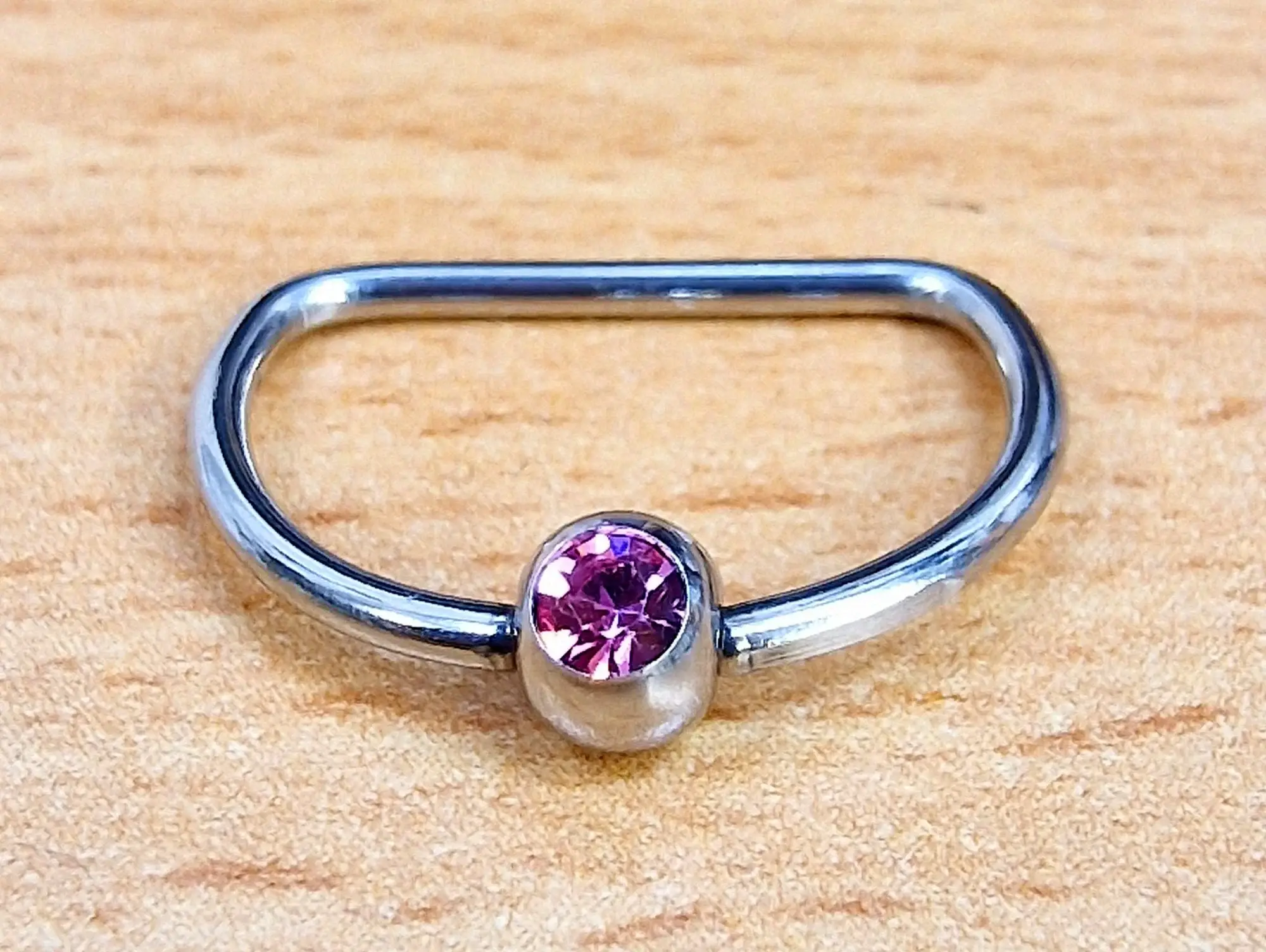 Bodytrend - Wholesale Nipple Ring - D-RING NIPPLE PIERCING JEWELRY WITH DIMPLE GEMBALL -  316L9