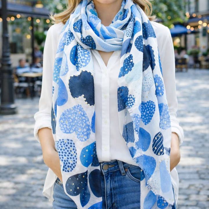 Heart-patterned scarf with golden details for wholesale by Reference Mode