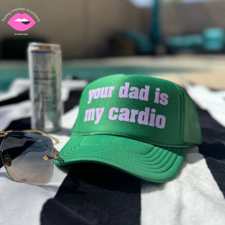 VOTRE PÈRE EST MON CASQUETTE DE CAMIONNEUR CARDIO pour la vente par Funny Mother Truckers