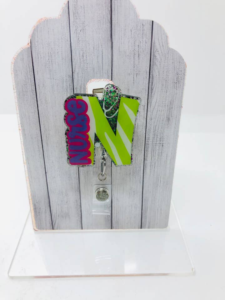 Nurse N - porta badge retrattile per la vendita all'ingrosso da parte di Lioi Designs