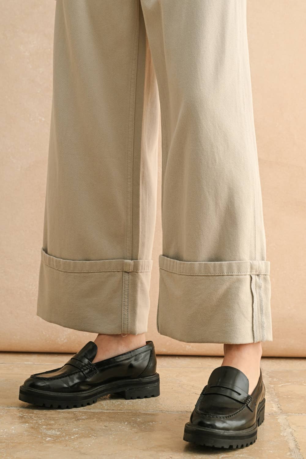 P5434   CUFFED BOTTOM GREY PANTS for wholesale on Faire4