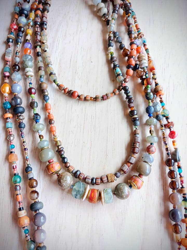 Sa collection de tempête aux cheveux d'argent tissés pour la vente par HavSolStudio