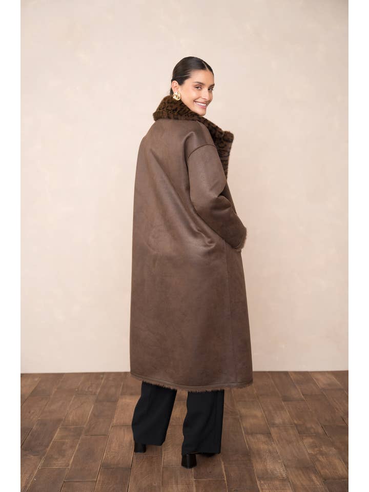 Attentif Paris - Wholesale Fur/Faux Fur Coat - Women's - Long synthetic fur coat with lapel collar21