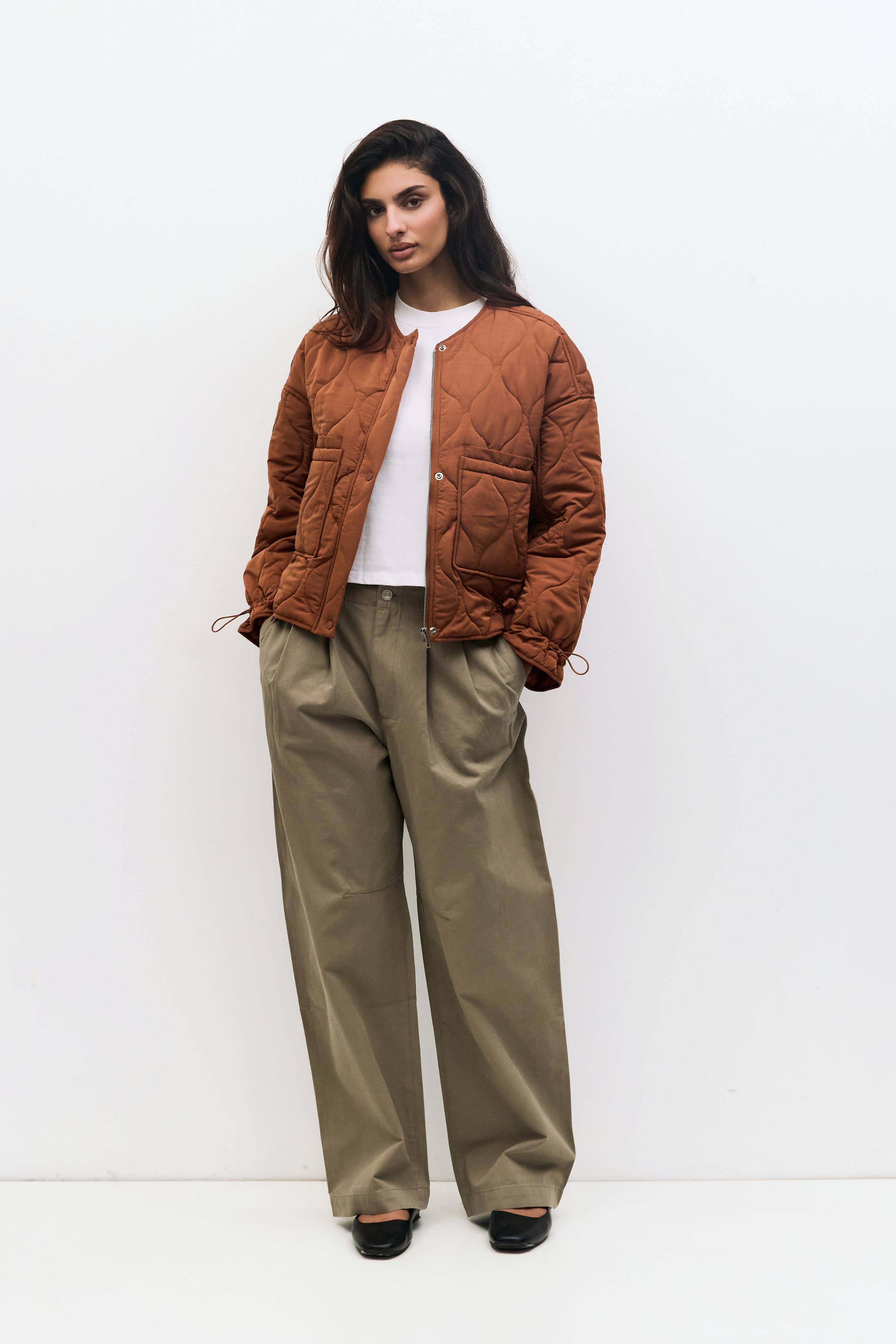 MOD REF – Großhandel Jacke – Damen – The Kara Jacket | Gesteppte Jacke mit Reißverschluss6