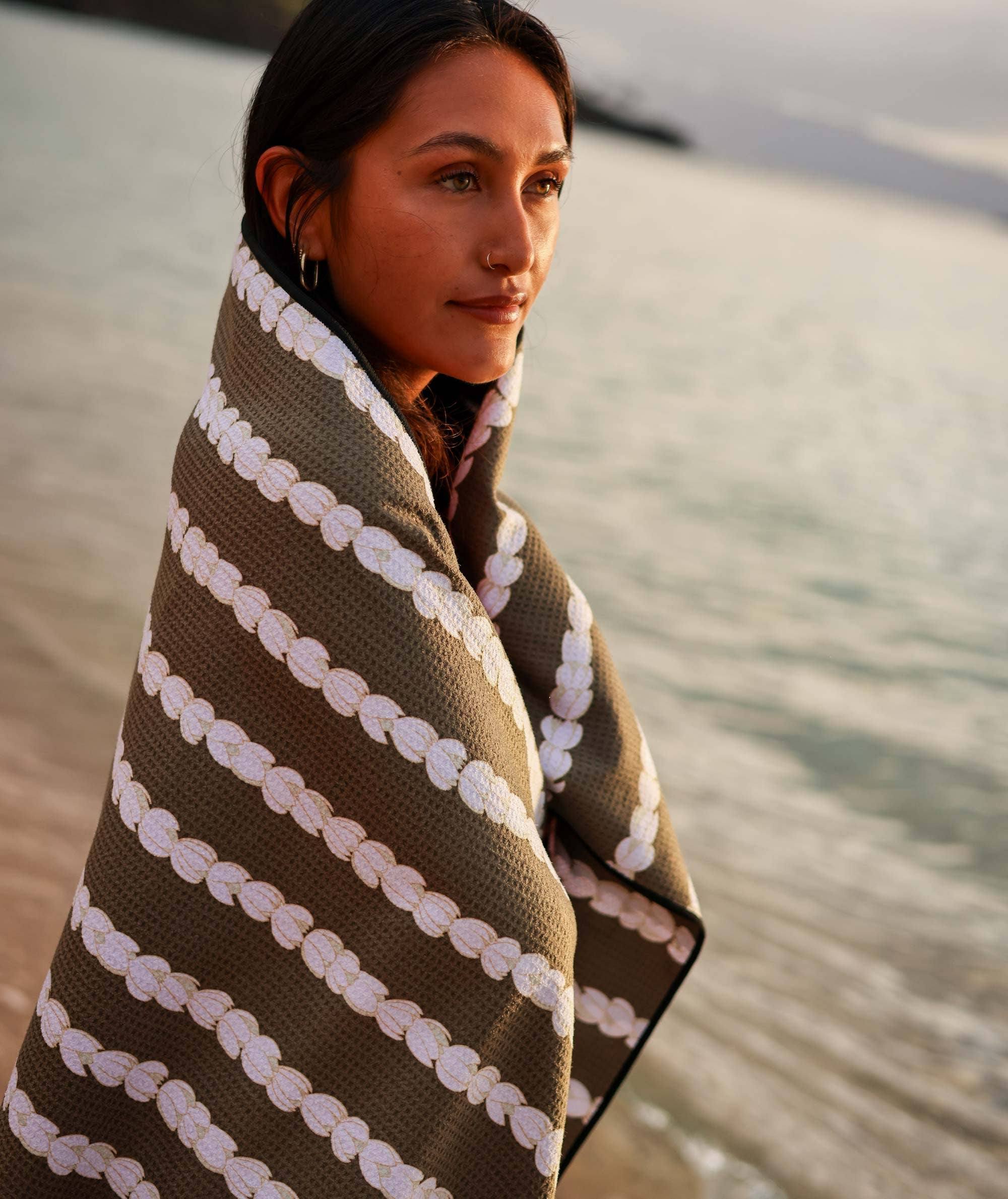 Tag Aloha Co. - Wholesale Beach Towel - Beach Towel - Pikake Lei4