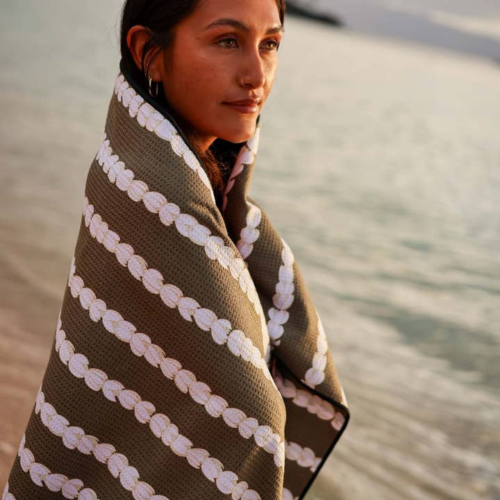 Tag Aloha Co. - Wholesale Beach Towel - Beach Towel - Pikake Lei4