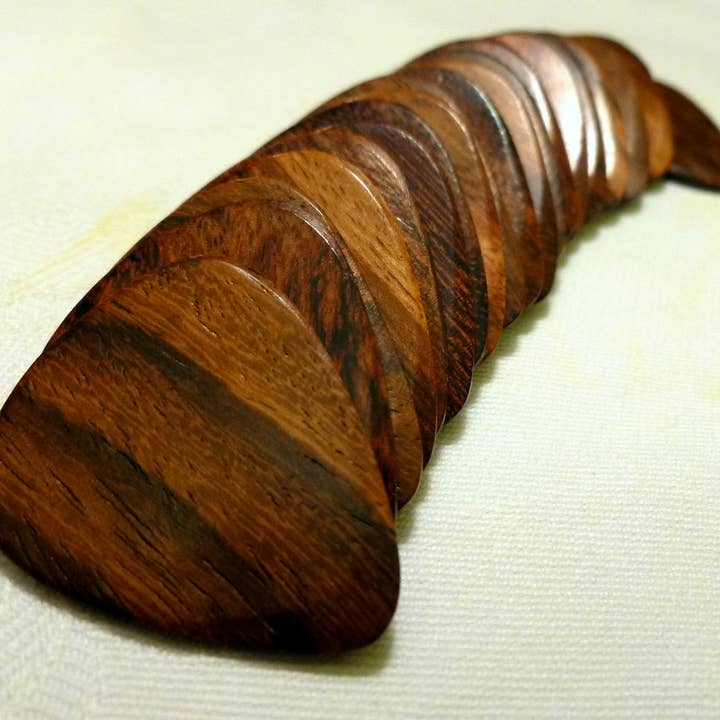 US Blues Artist Quality Guitar Picks - Wholesale Musical Instrument - ToneWood Tamarind (Pack of 3 Picks)2