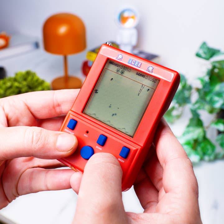 ICEE Keyring Arcade - A cool retro-inspired collectible for wholesale by Fizz Creations Inc