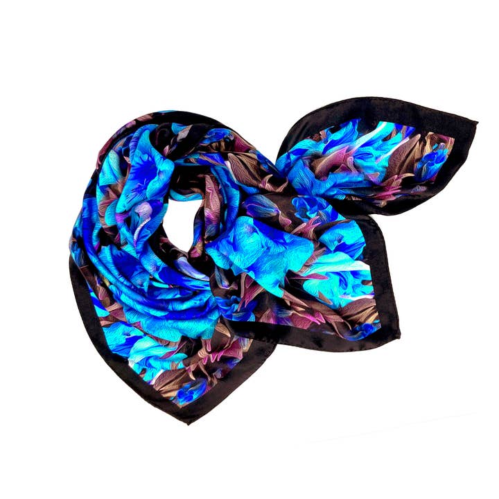 Écharpe en soie Delphiniums pour la vente par Debbie Millington