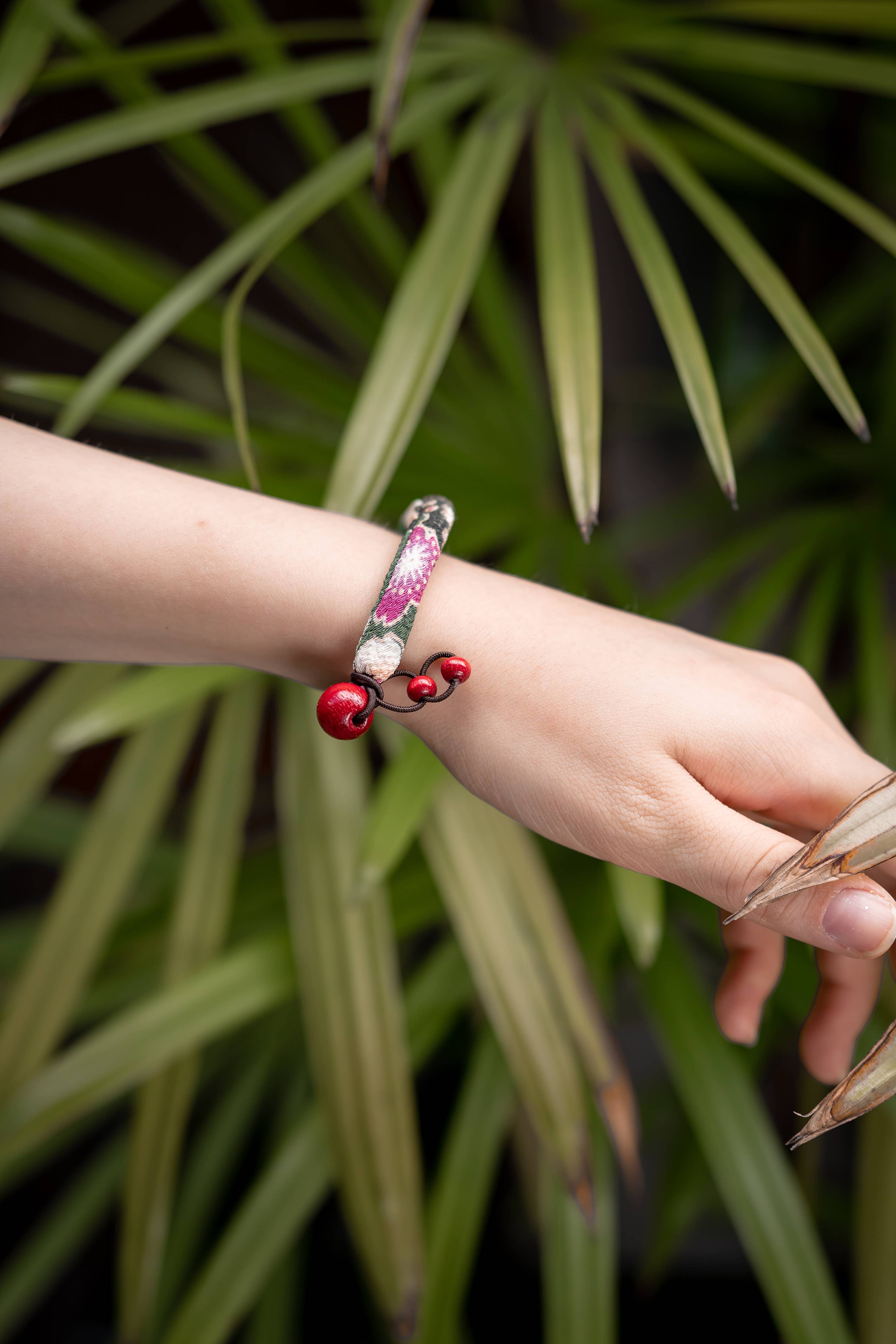 KOTO - Wholesale Beaded Bracelet - Kimono Fabric Bracelet |Green Floral 
Pattern made in Kyoto1