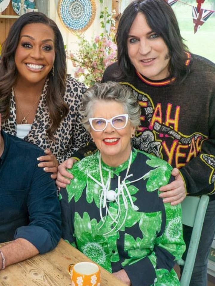 Prue necklace for wholesale by Samuel Coraux