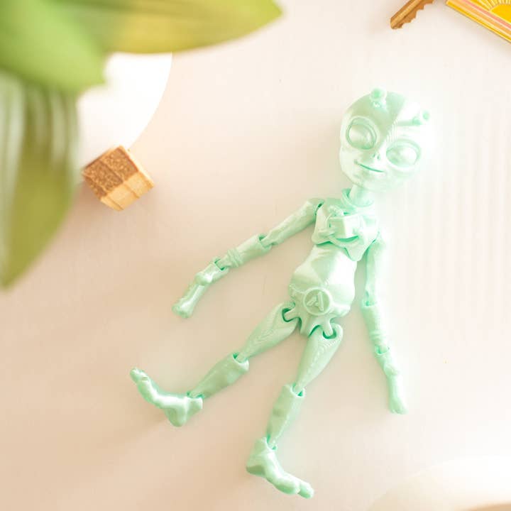 Clever Contraptions - Wholesale Fidget Toy - Kids - Friendly Fidget Alien | Flexible Articulating 3d Printed Companion