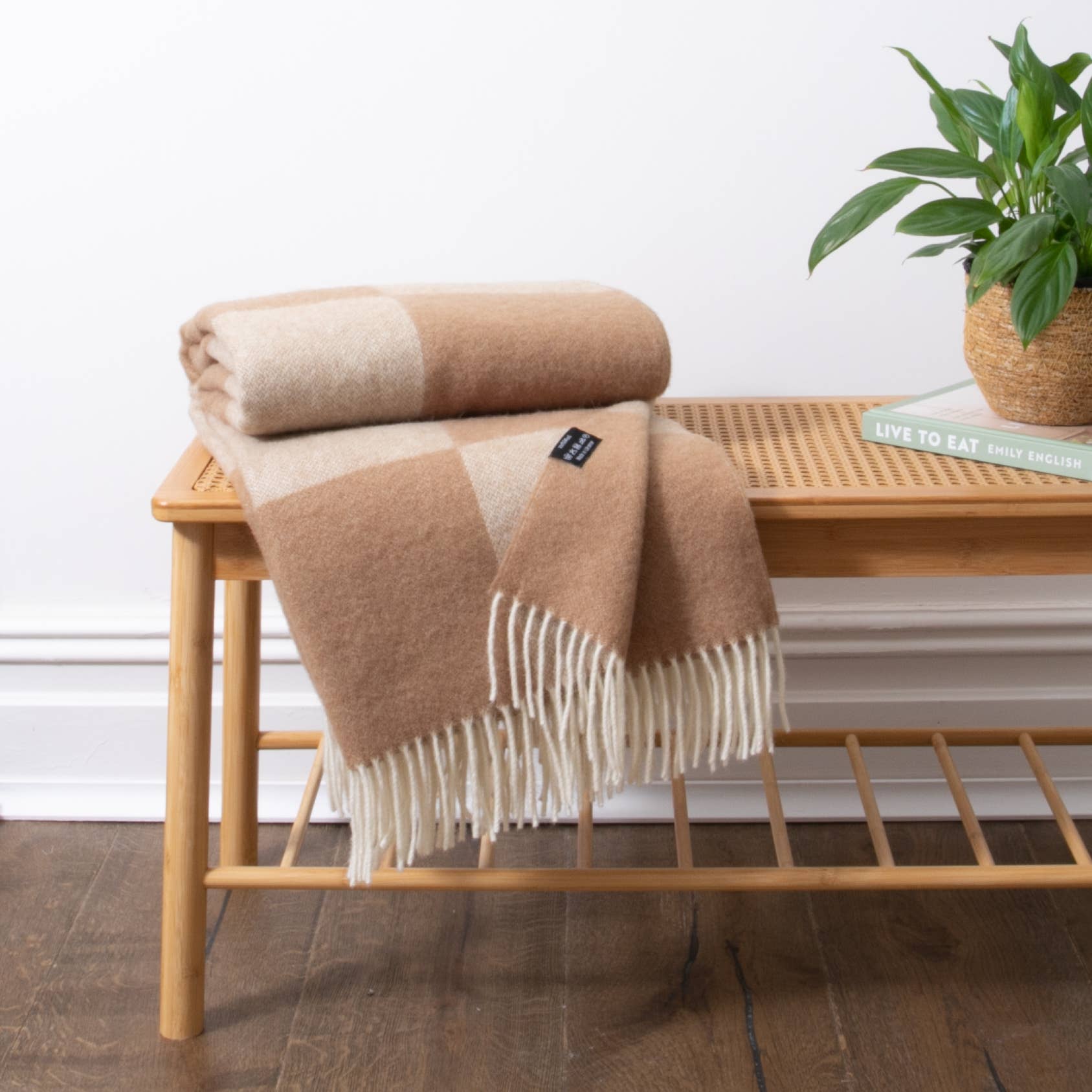 Native Natural - Wholesale Throw blanket - Checkerboard Beige Wool Blanket