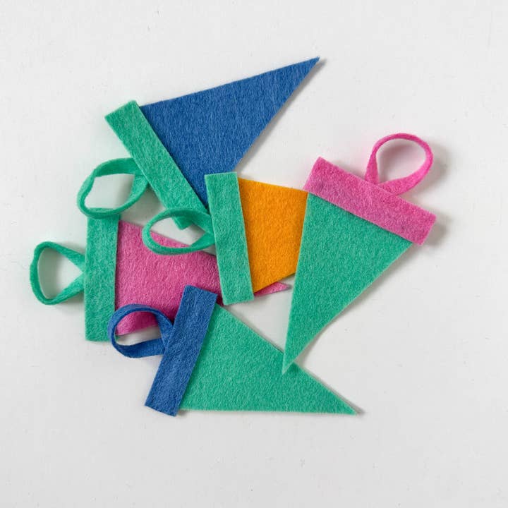 traveldashery – wholesale Banner – custom mini pennant : retro colors1