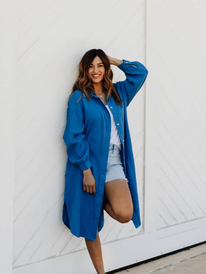 Crowned Free – Engroshandel Skjorte med buttondown – til kvinder – Afskærmet top - kobolt0