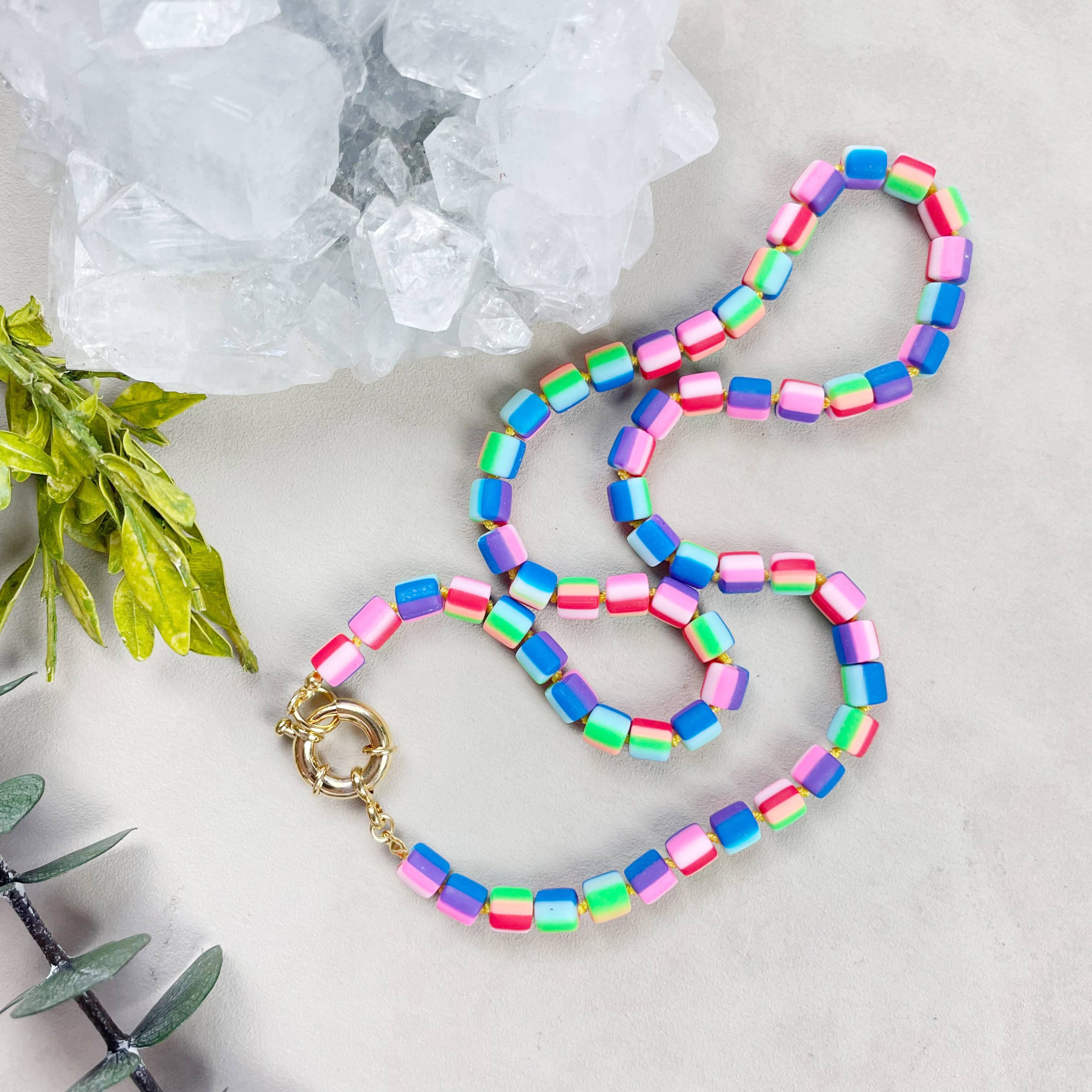 Ewelina Pas Jewelry - Vendita all'ingrosso Collane di perline/perle - Collana annodata a mano con perline in argilla polimerica Mira/Colorblock4