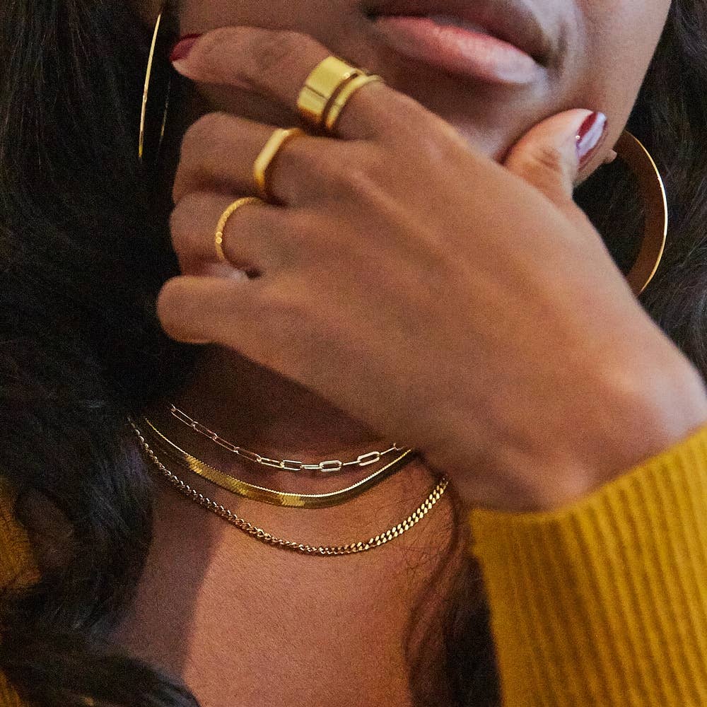 Admiral Row Jewelry – Großhandel Band/Stapelring – Goldfarbener Stapelring mit flacher Oberseite — anlauffester und wasserfester Schmuck2