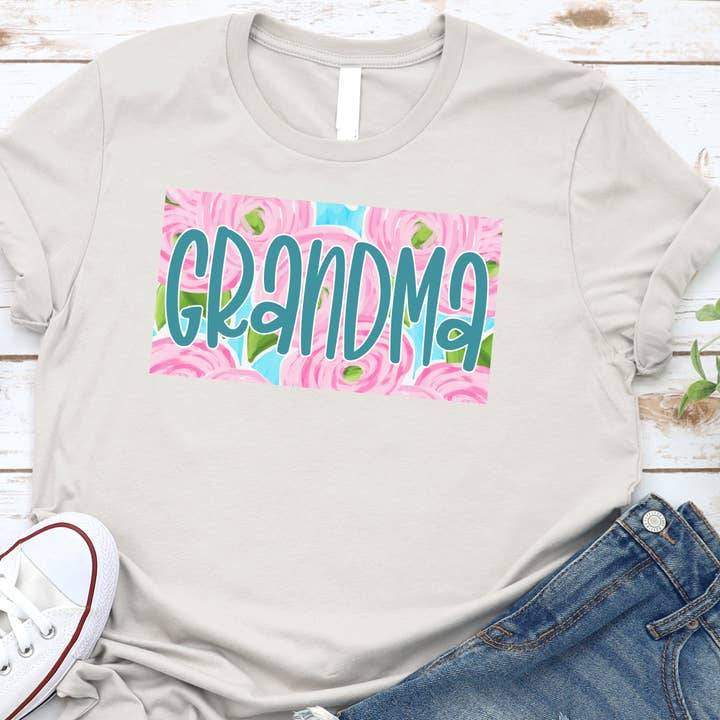 Lucky Llama Creations - Wholesale Screen Printed T-Shirt - Women's - Personalized Grandma Floral Frame // FAMILY1