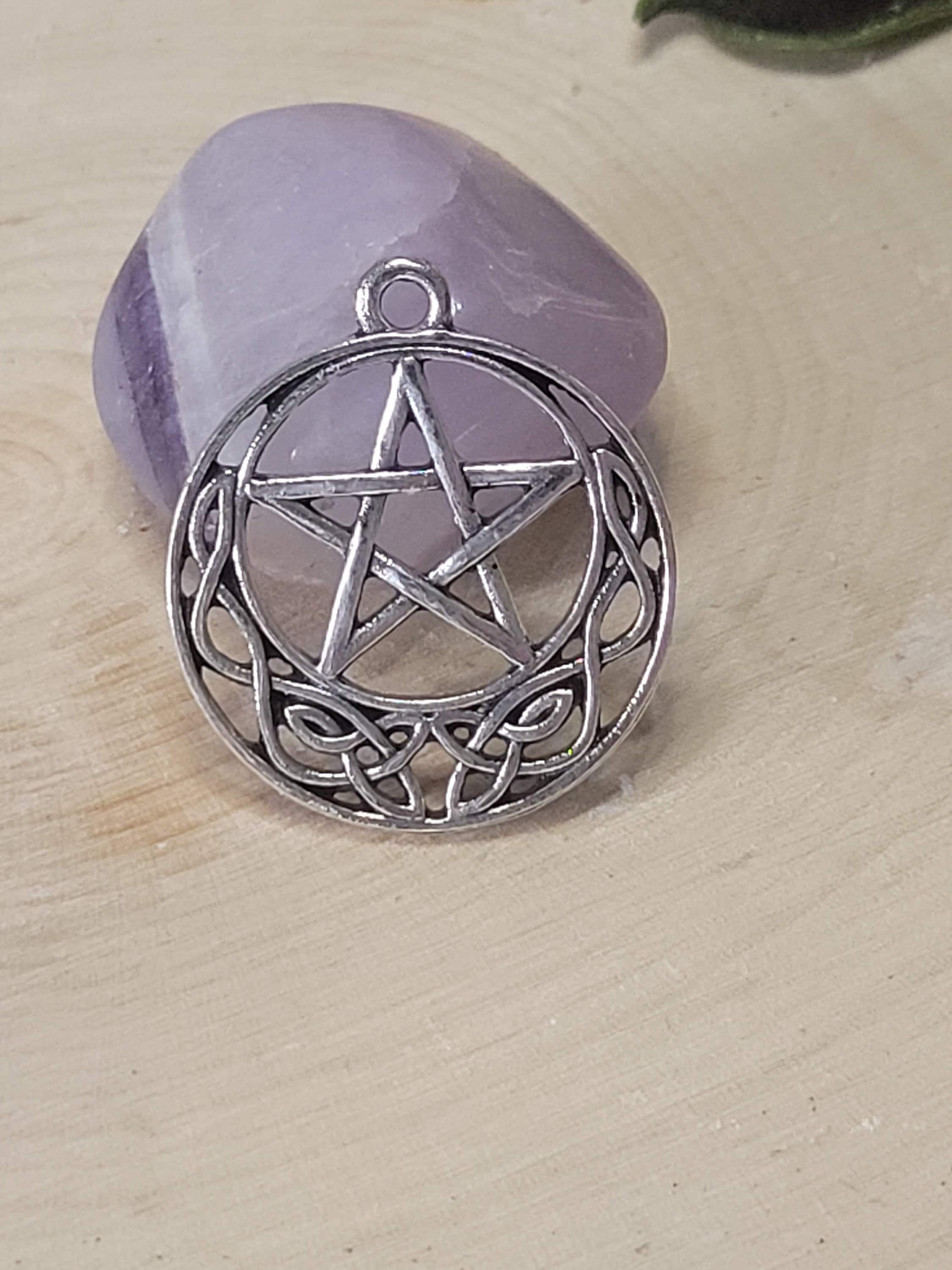 My Magic Place Shop - Vente Colliers à pendentif - Collier Pentagramme Nœud de Sorcière, Collier Talisman de Protection, Collier de Sorcière, Collier de Protection Pentagramme6