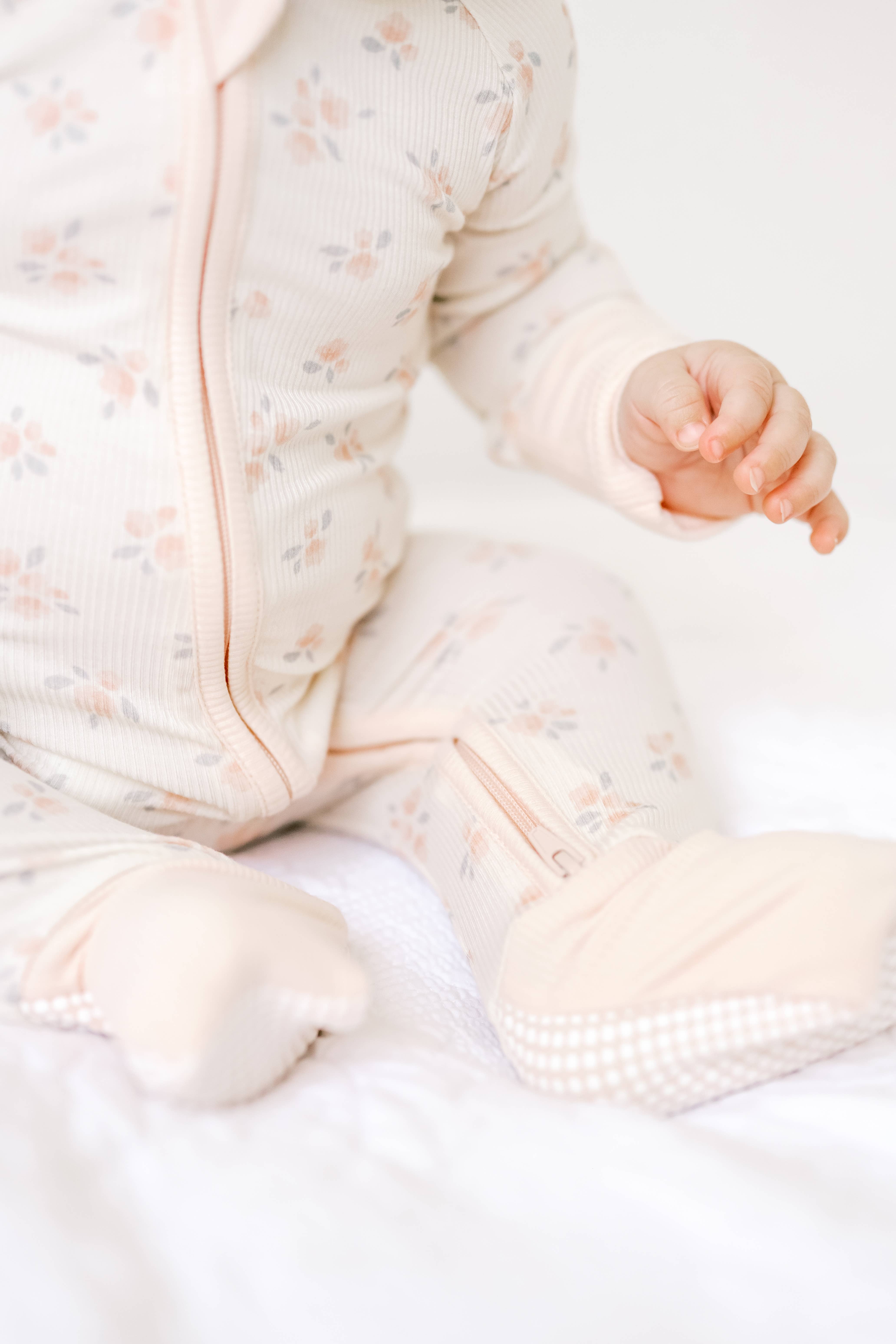 Dreamy Skies Baby – wholesale Jumpsuit – Baby – Ribbed Bamboo Convertible Romper in Ellie Floral0