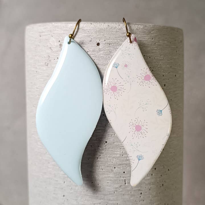 Orecchini reversibili Angers con motivo floreale 1227 per la vendita all'ingrosso da parte di une Hirondelle sous le Tilleul