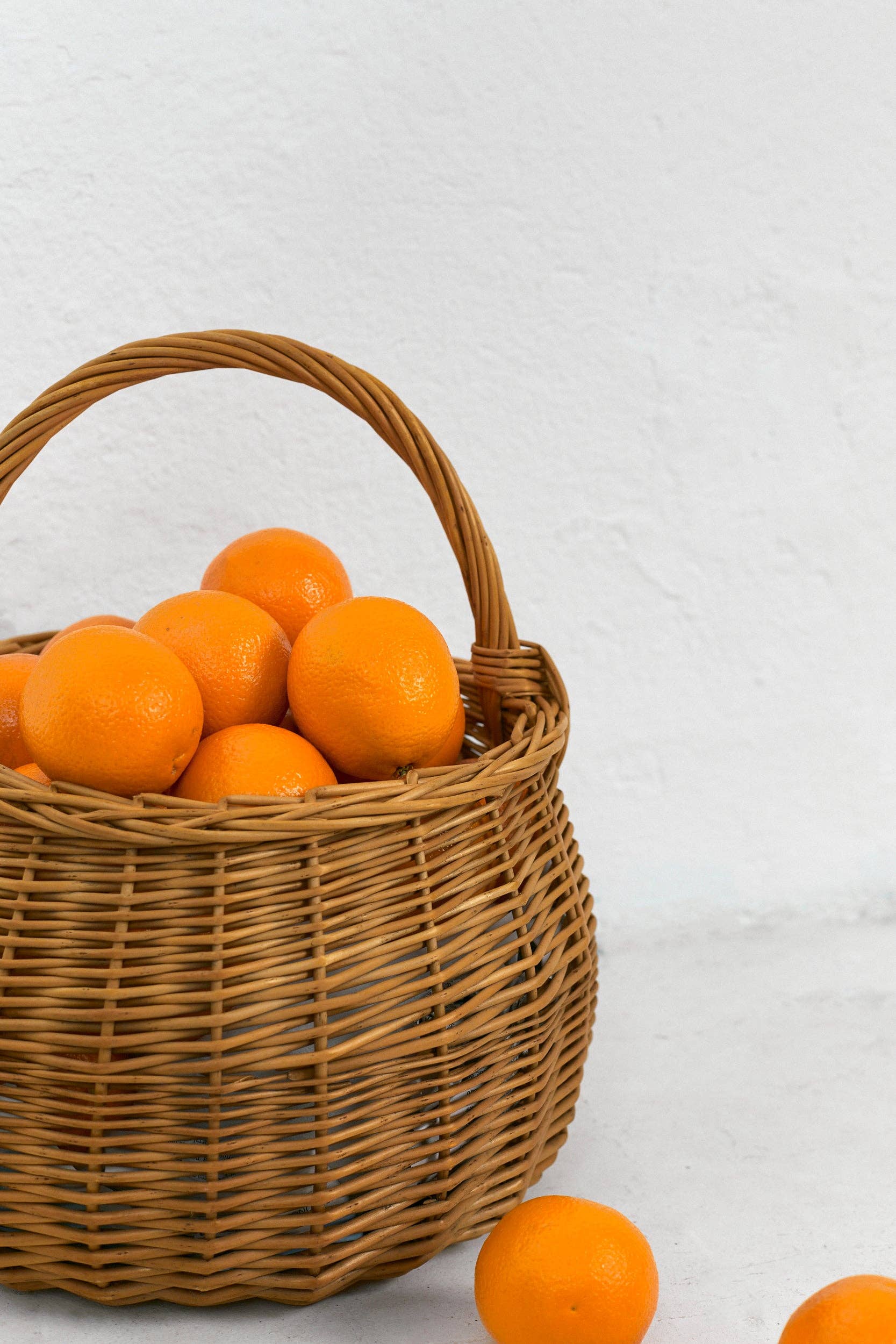 Eturel Madrid - Venta al por mayor Cestas - Cesta redonda mimbre natural2