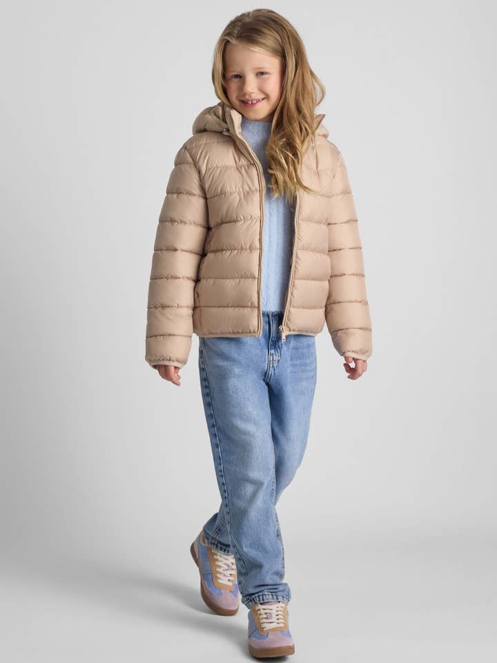 Meisjes Beige Gewatteerde Pufferjas met Capuchon voor wholesale door Minoti sp. z o.o.